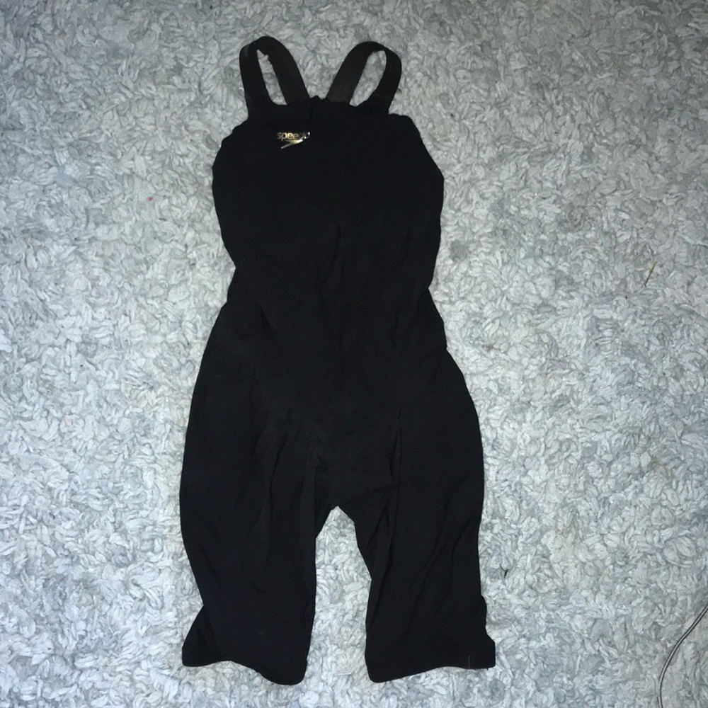 SPEEDO size 23 closed back elite knee skin